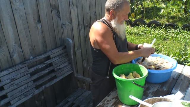 Самый простой способ засолки грибов. Этим способом солю грузди,беляки,рыжики более 15-ти лет. смотреть онлайн