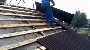 кроем старую крышу ондулином поверх рубероида и старой обрешетки