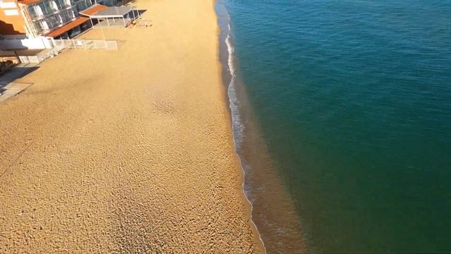 Fpv полет на Рождество над берегом моря (2022). смотреть онлайн