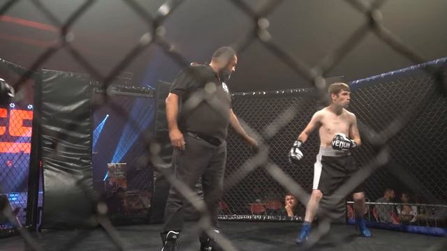#FightSeries1 Presents: Glenn Weldon Vs Tom ‘Gully’ Greene (Misfits MMA). Boxing Bout смотреть онлайн