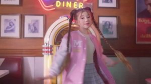 МИЛАНА ХАМЕТОВА и ФЭМИЛИ БОКС Кто лучше поет? Песня Милана Хаметова Умка и песня Милана Филимонова