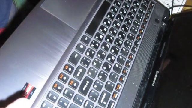 Собираем ноутбук Lenovo Z585 смотреть онлайн