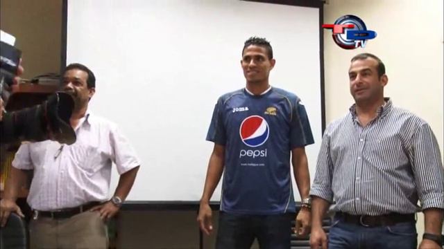 Juan Pablo Montes firma contrato con Motagua смотреть онлайн