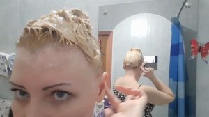 Смываю красную краску с волос Estel color off