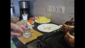 Горшочки с картошкой со сметаной грибами в духовке Рецепт