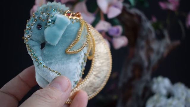 Брошь слоник из бархата. Elephant brooch смотреть онлайн