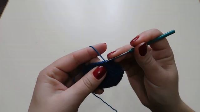МК Шляпка-цилиндр для игрушки / Вяжем крючком в технике амигуруми смотреть онлайн