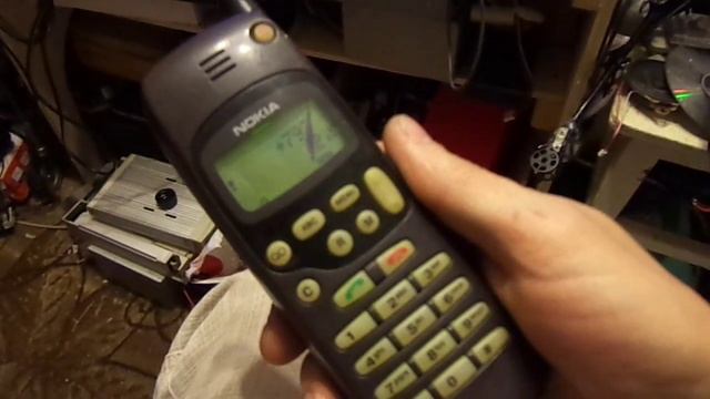 Nokia 1610 , 1997 год выпуска ,18 лет телефону ,а он живой ,учитесь делать смартфоны