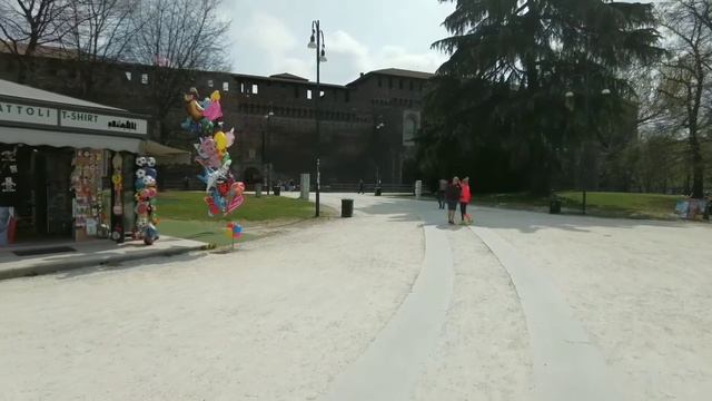 Выходной дальнобойщика. Италия. Милан..mp4 смотреть онлайн
