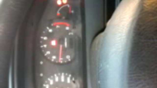 Nissan Almera N15 Cold Start смотреть онлайн
