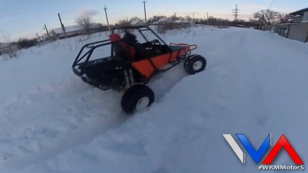 Средний багги WRM по глубокому снегу