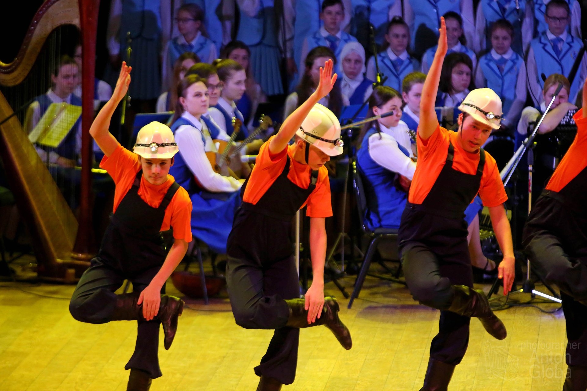 Южноафриканский танец «РУДОКОПЫ», Ансамбль Локтева. South African dance "MINERS", Lokteva Ensemble. смотреть онлайн