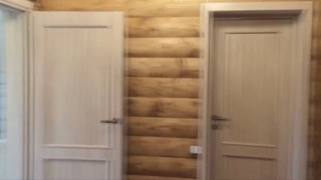 Видео тур по деревянному дому одного из жителей поселка смотреть онлайн