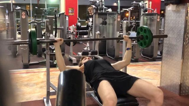 Д2 Жим штанги лежа, ноги на полу 4*8 50кг смотреть онлайн