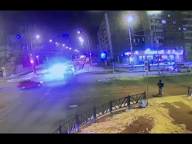 Водитель иномарки сбил велосипедиста в Екатеринбурге смотреть онлайн