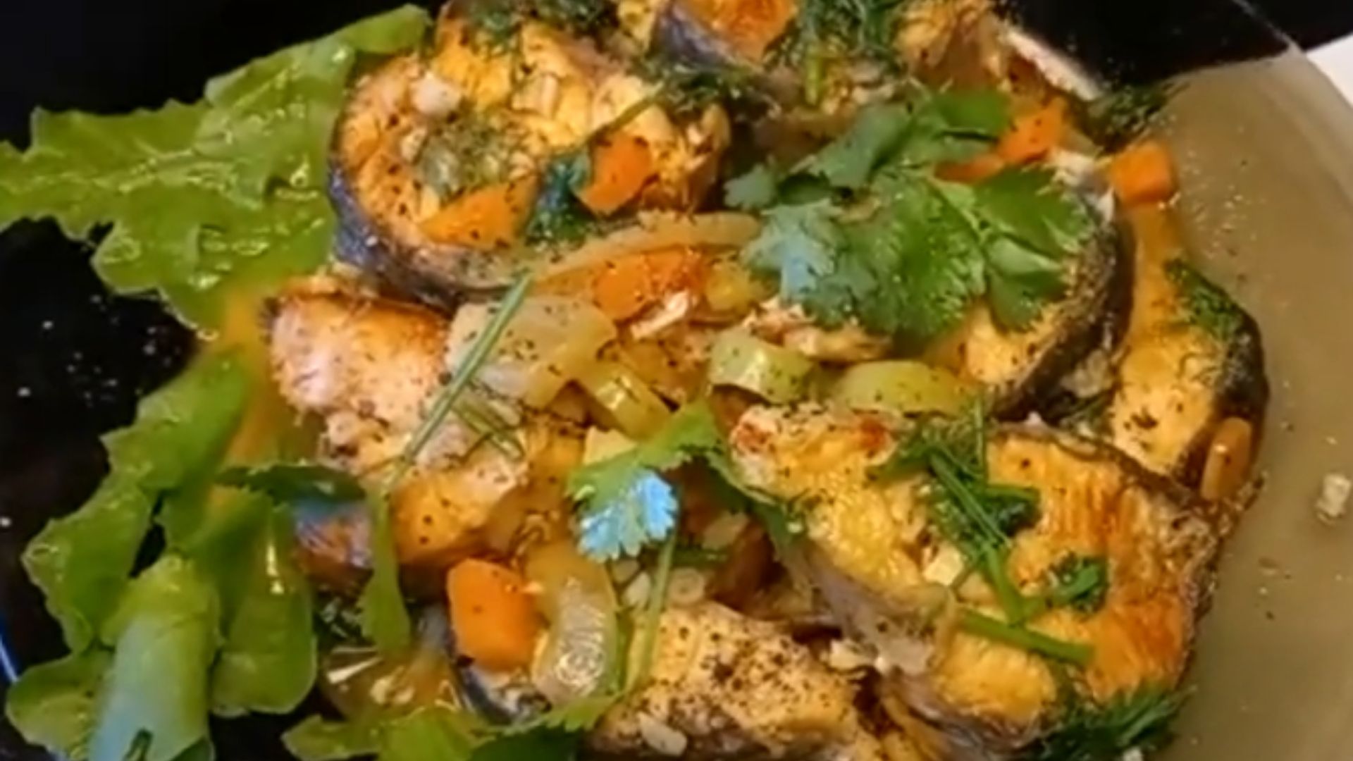 Горбуша на сковороде. СОЧНАЯ ГОРБУША С ПОДЛИВОМ! ГОТОВЛЮ ТАК БОЛЕЕ 20 ЛЕТ!!! ТАК ГОТОВИЛА МОЯ МАМА!! смотреть онлайн