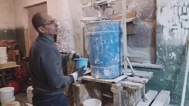 Загрузка компонентов для краски ВД. смотреть онлайн