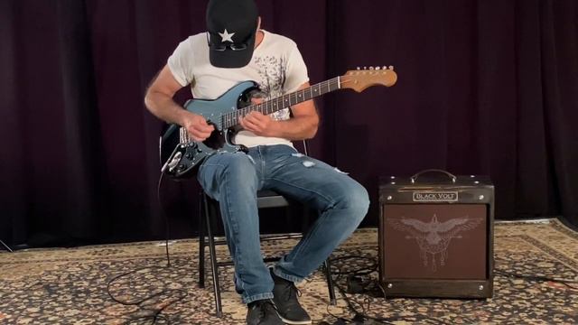 Modern Vintage MVS Piano Black Guitar Demo смотреть онлайн