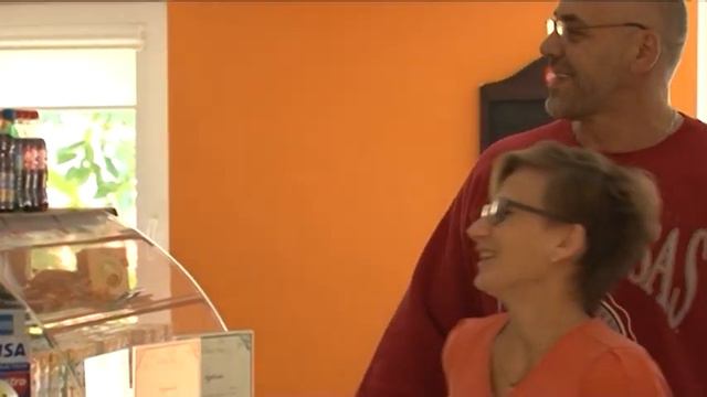 Rebeka Koha -weightlifting wonder and champion (how it all started) смотреть онлайн