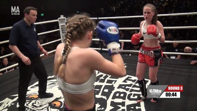 04 Chloe Cook vs Chantelle Tippet смотреть онлайн