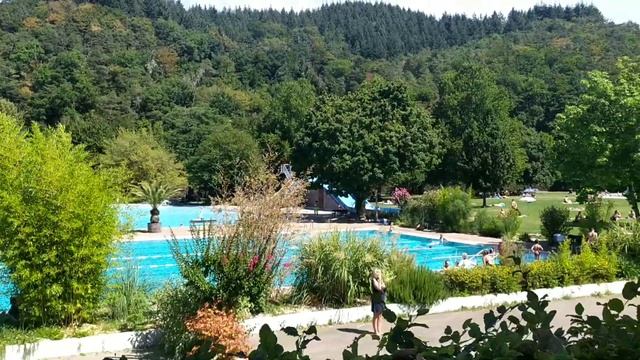 Strandbad Freiburg (открытый бассейн, Фрайбург) смотреть онлайн