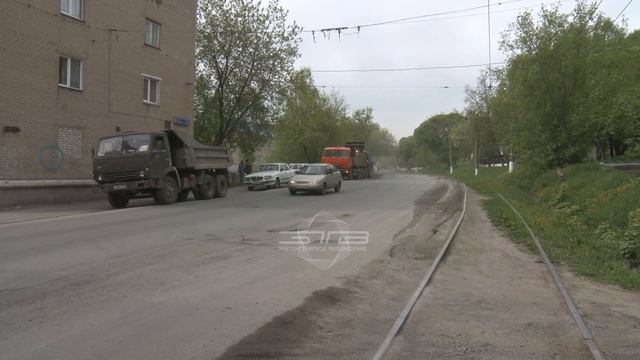 В Златоусте приводят в порядок обочины на улице Аносова смотреть онлайн