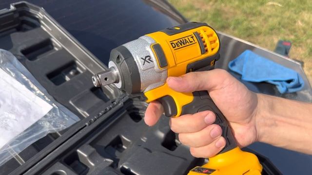 Ударный гайковерт DeWALT смотреть онлайн