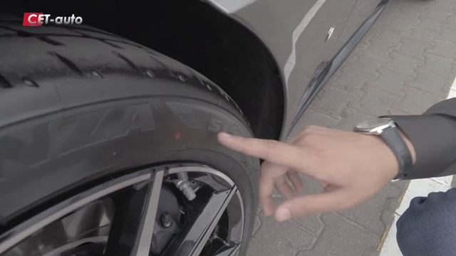 Обзор Aston Martin DB11 (показываем детально Астон Мартин ДБ11) смотреть онлайн
