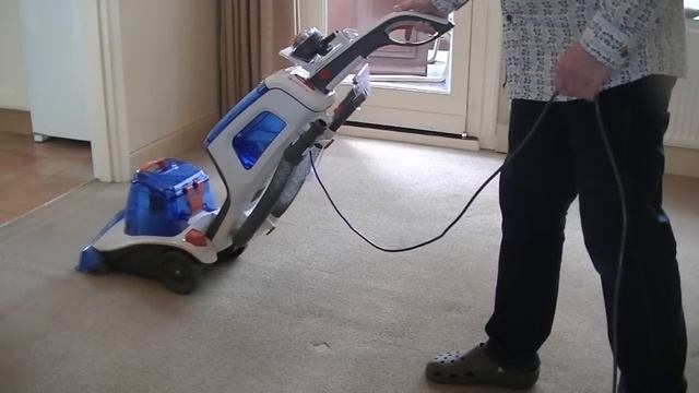Vax Dual V Advance Carpet Washer Demonstration & Review смотреть онлайн