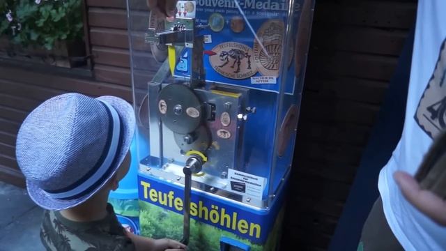 ПОХОД в ПЕЩЕРУ ДЬЯВОЛА ГУЛЯЕМ и КОРМИМ ФОРЕЛЬ ГЕРМАНИЯ Pottenstein Devil's Cave