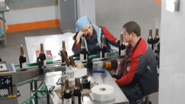 Тяжелая работа на заводе Абрау-Дюрсо 25.04.2019 г. смотреть онлайн