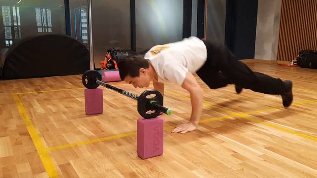 Жёсткая физуха - упражнение на силовую выносливость смотреть онлайн