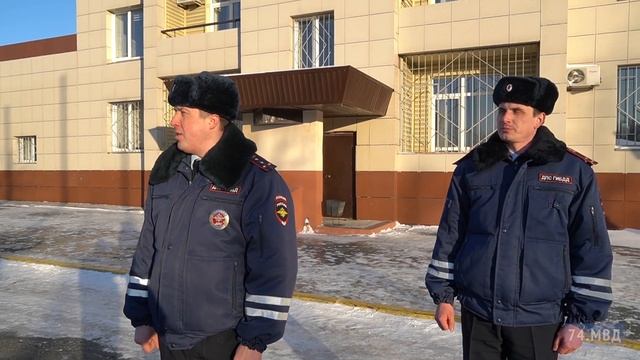 «Мы постоянно на работе»: полицейские поздравили дам с 8 марта смотреть онлайн