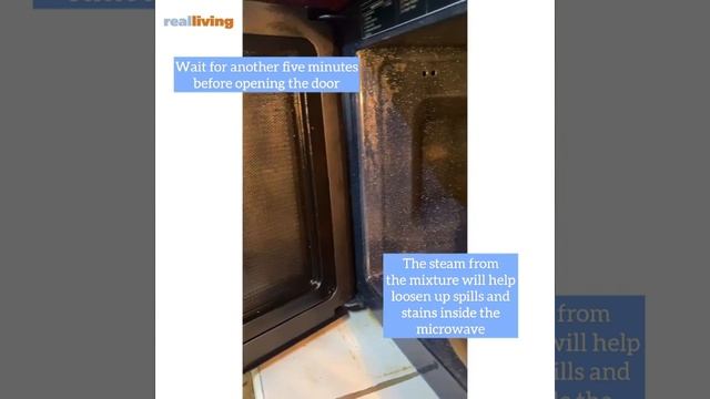 Here's a Quick Way to Clean Your Microwave Oven With Vinegar смотреть онлайн