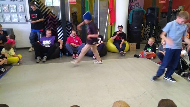 Батл №1 Соло 10-12 лет "Open Breaking Festival 2022" смотреть онлайн