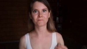 Подтянутые щеки. Упражнение с пробкой.