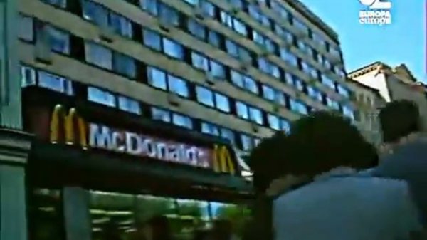 Очередь в первый McDonalds в Москве 1990 год