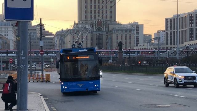 В день переоткрытия! СВАРЗ-МАЗ 9804 На Комсомольской площади смотреть онлайн