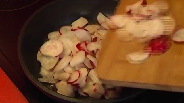 Что Есть. Гарнир из редиса к сарделькам смотреть онлайн