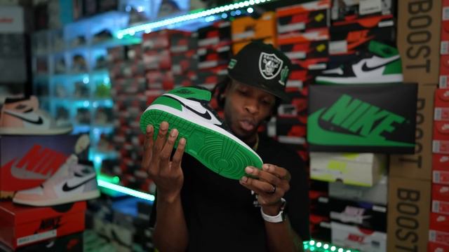 EARLY LOOK!! JORDAN 1 LUCKY GREEN SIZING TIPS + ON FEET W OVERVIEW ARE THESE A MUST COP FOR 2023 смотреть онлайн