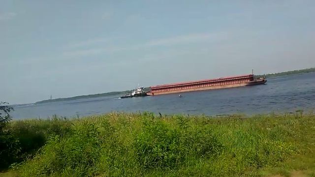 Днепр .Баржа плывёт . смотреть онлайн