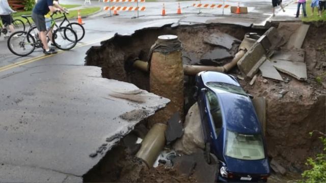 Sinkholes - Amazing facts || Natural Sinkholes || Largest Sinkholes || Blue holes || Facts|| FacTim смотреть онлайн