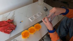 ФАРТУК НА КУХНЕ за 1 час!! Укладка плитки + вырез розеток