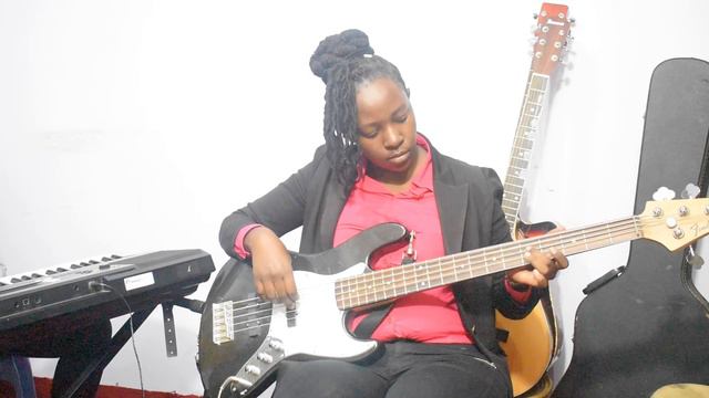 HOW TO PLAY STELLA BY FRESHLY MWAMBURI_BAND VIOLIN, PIANO, GUITAR AND DRUMS смотреть онлайн