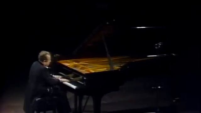 Brahms - Piano Sonata No.3 in F minor, Op.5 - Claudio Arrau смотреть онлайн