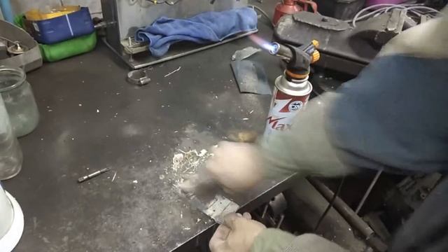 Когда надо быстро очистить шпатель от автошпаклевки смотреть онлайн