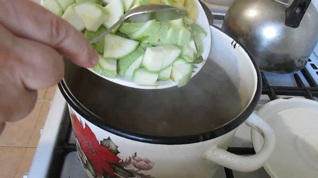 КУРИНЫЙ СУП С КАБАЧКАМИ! Летний лёгкий суп смотреть онлайн