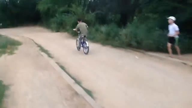 iVanCool дрифтит на велике