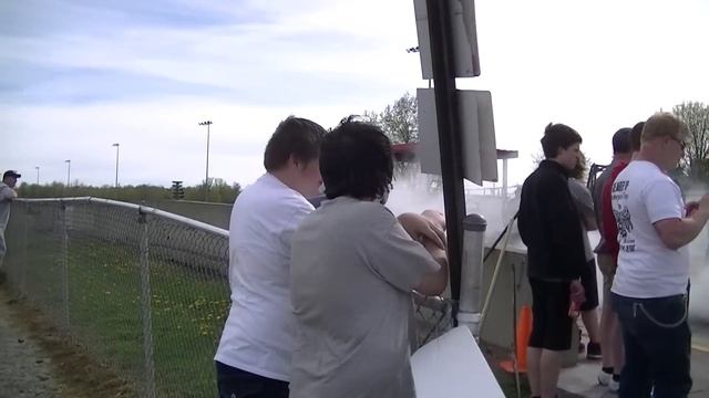 2002 Mustang GT vs 2004 Pontiac GTO смотреть онлайн