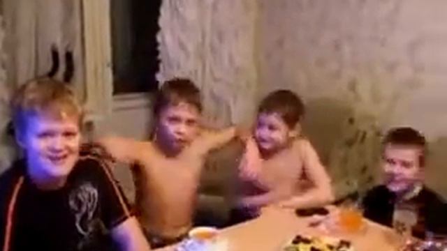 Шок! Ел 1337 отмечает новый год! Смотреть всем! Набухался! смотреть онлайн